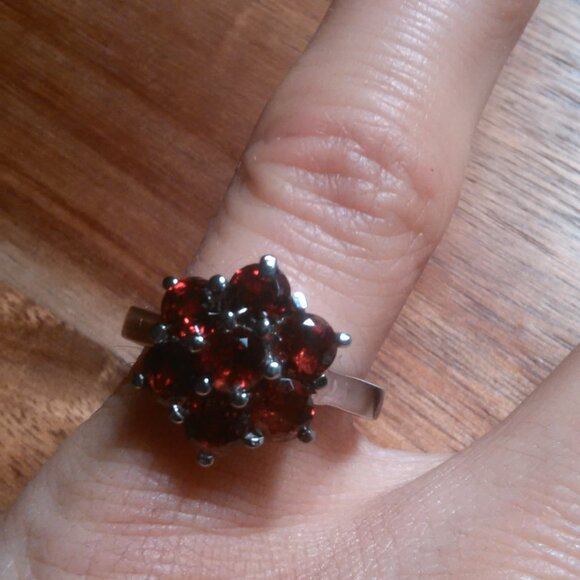 Mozambique Garnet Stainless Steel Floral Ring (Size 6) - Picture 12 of 15
